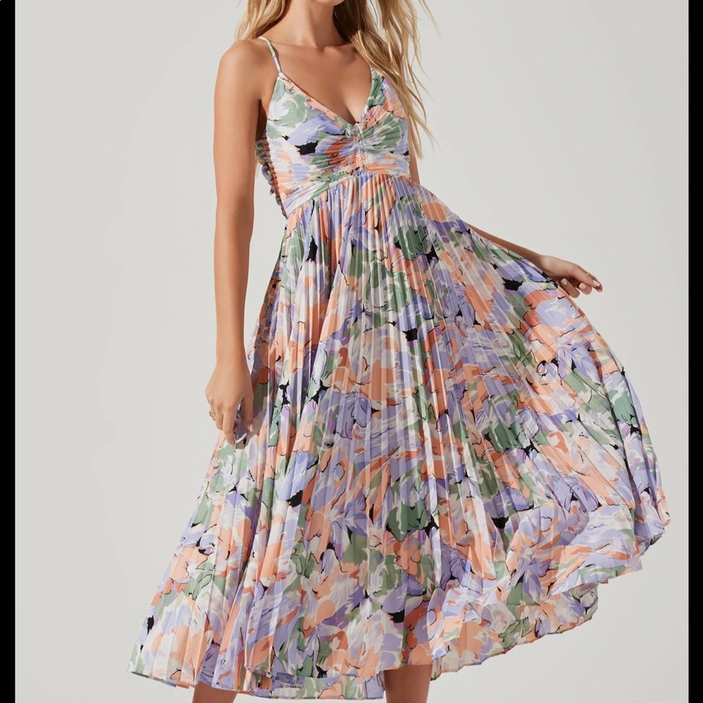 ASTR the label Blythe floral midi dress